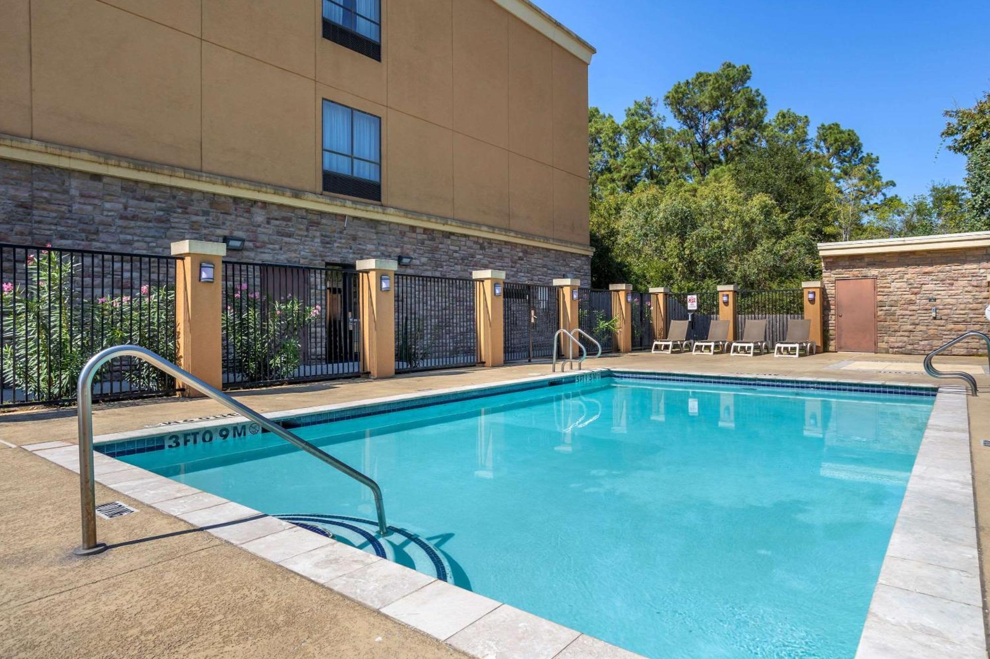 Comfort Suites Old Town Spring Exterior photo